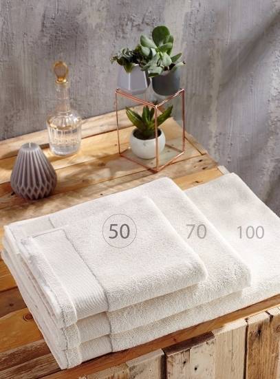 Ręcznik łazienkowy o miękkiej strukturze materiału marki Sol's